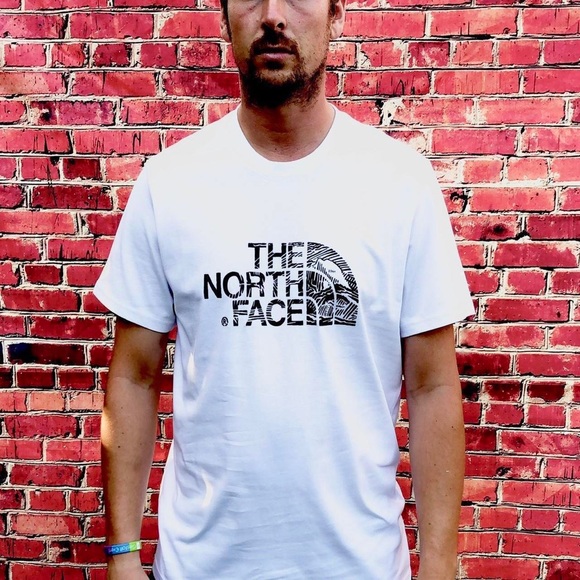 The North Face white tee shirt - Picture 3 of 3